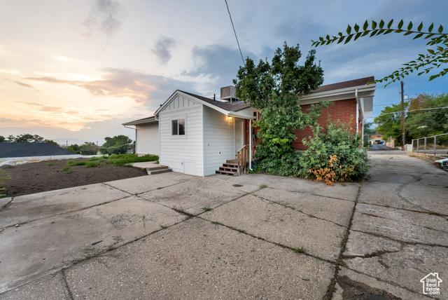 Centerville, Utah, 84014, United States, 4 Bedrooms Bedrooms, ,3 BathroomsBathrooms,Residential,For Sale,1983489