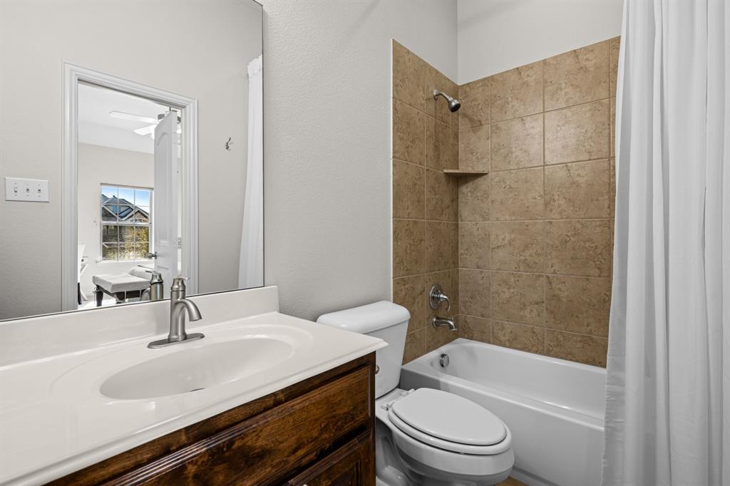 Heath, Texas, 75032, United States, 4 Bedrooms Bedrooms, ,4 BathroomsBathrooms,Residential,For Sale,1940956