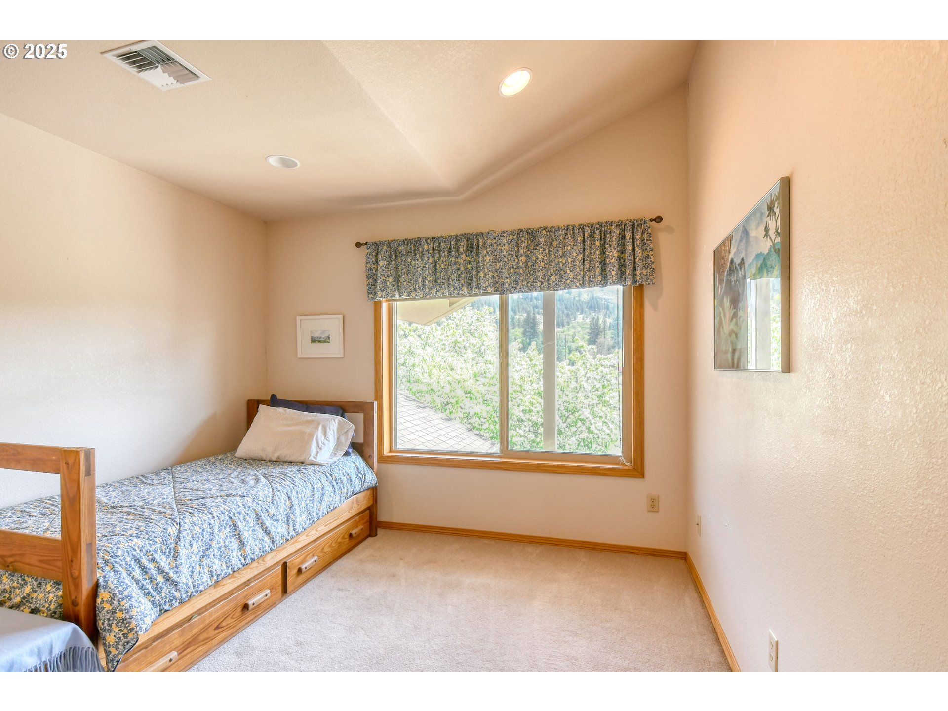 Adams, Oregon, 97810, United States, 4 Bedrooms Bedrooms, ,3 BathroomsBathrooms,Residential,For Sale,1793219