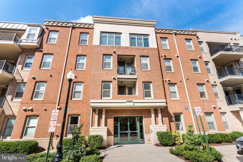 Ashburn, Virginia, 20148, United States, 3 Bedrooms Bedrooms, ,2 BathroomsBathrooms,Residential,For Sale,1977390