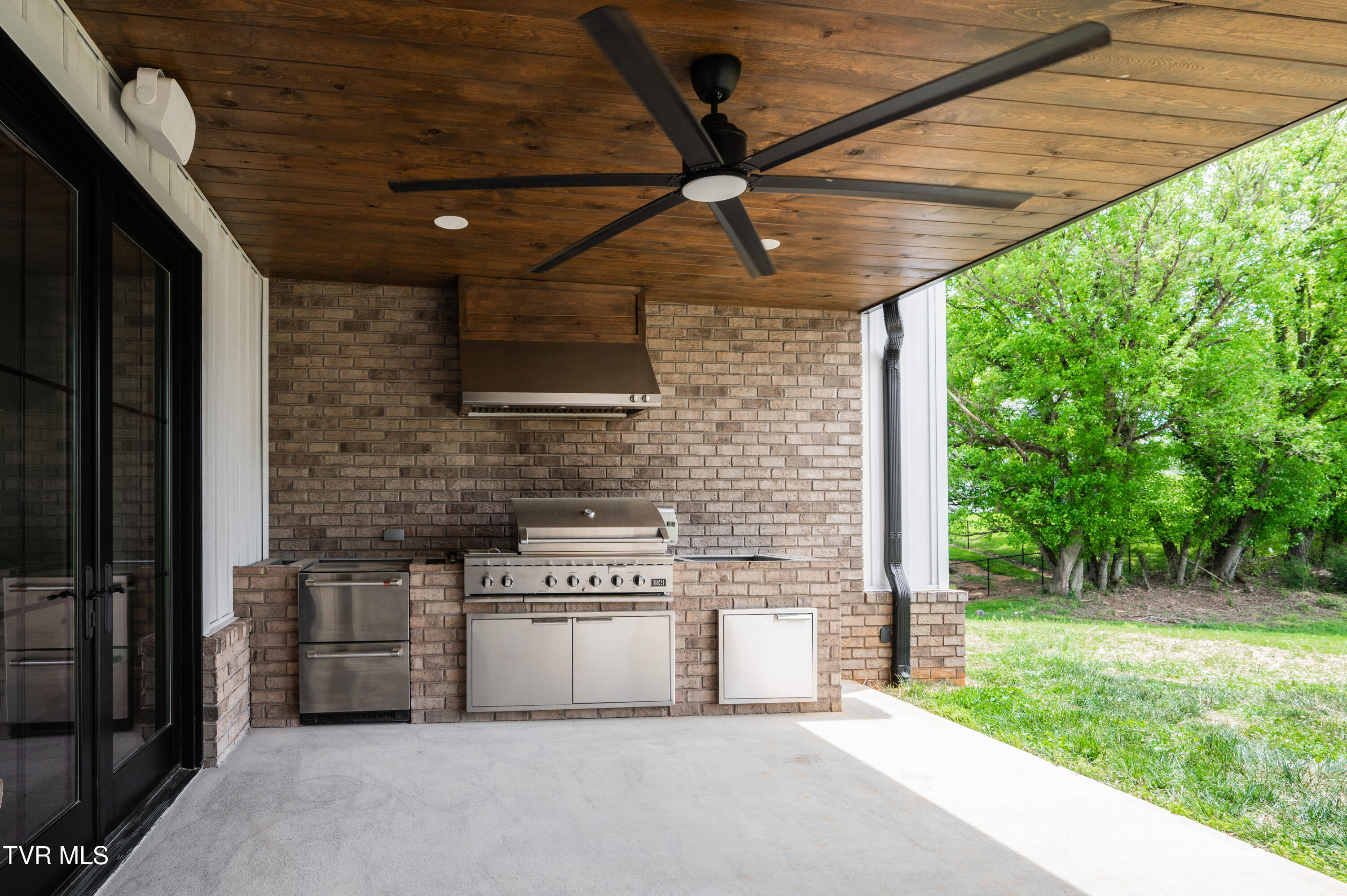 Kingsport, Tennessee, 37664, United States, 4 Bedrooms Bedrooms, ,4 BathroomsBathrooms,Residential,For Sale,1981214