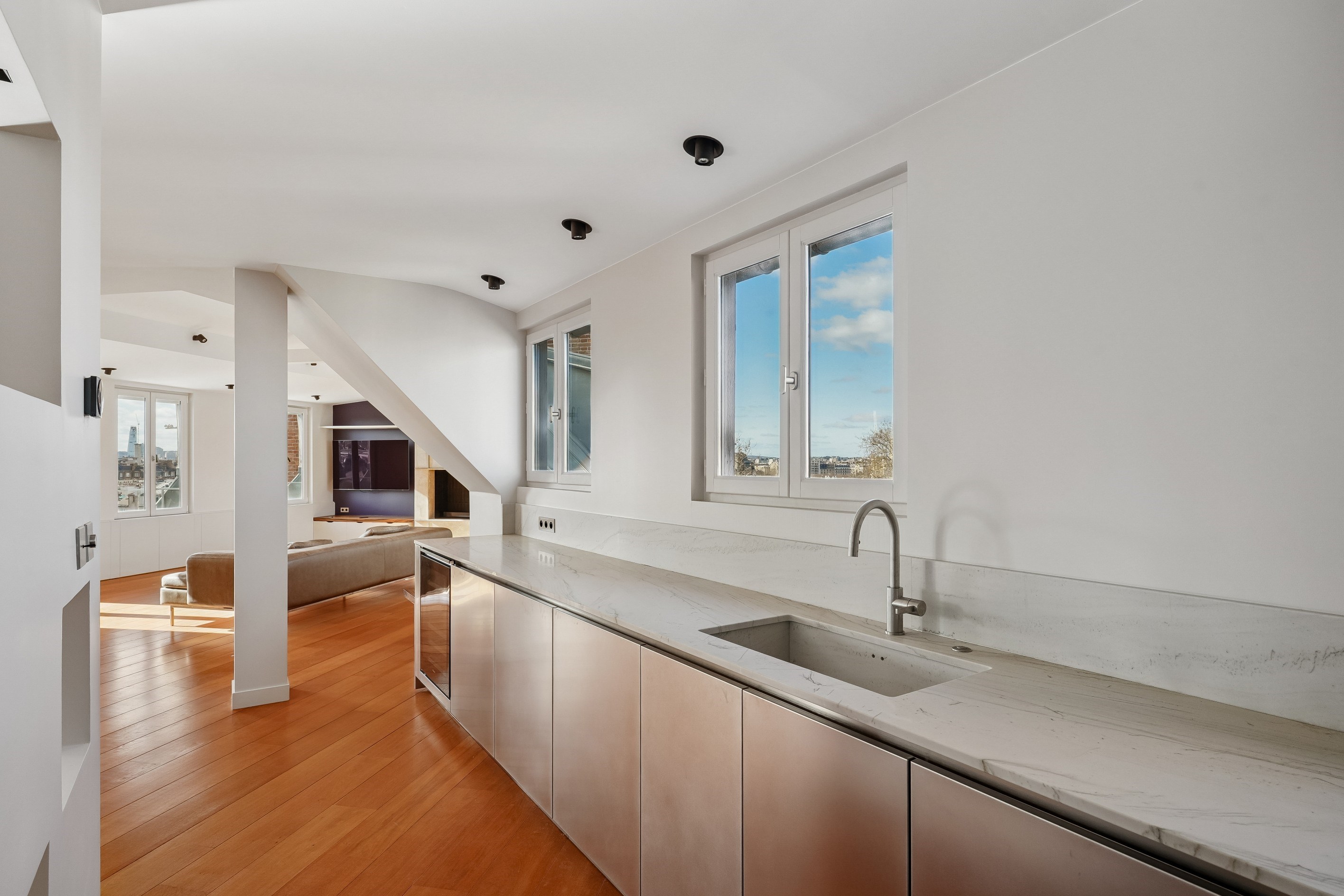  FOR SALE - Top floor apartment - 1 bedroom - Views over PARIS - Varenne - Matig… - 物件實景