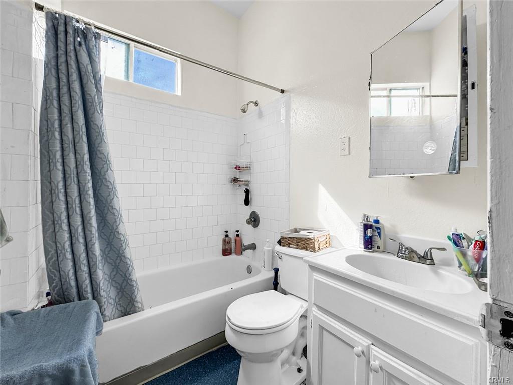 Los Angeles, California, 90011, United States, 12 Bedrooms Bedrooms, ,Residential,For Sale,1986052