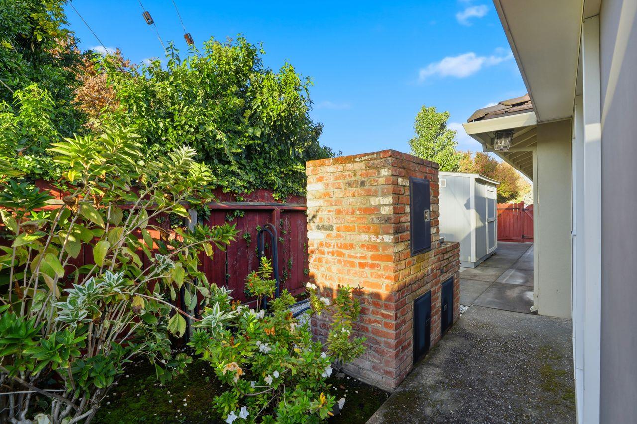 Sacramento, California, 95822, United States, 3 Bedrooms Bedrooms, ,2 BathroomsBathrooms,Residential,For Sale,1989013