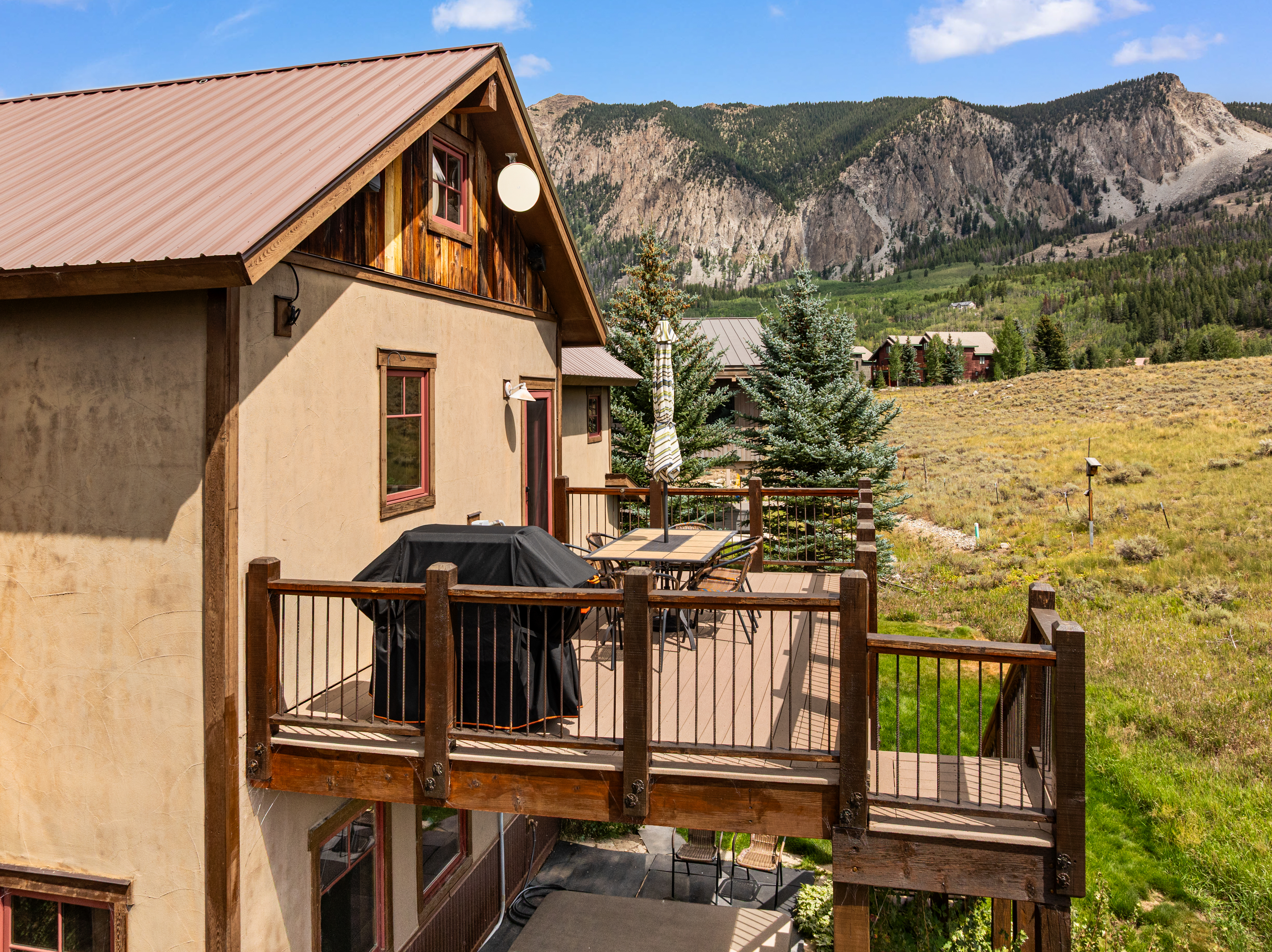  Combination Of Privacy, Views, Craftsmanship And Location - 物件實景