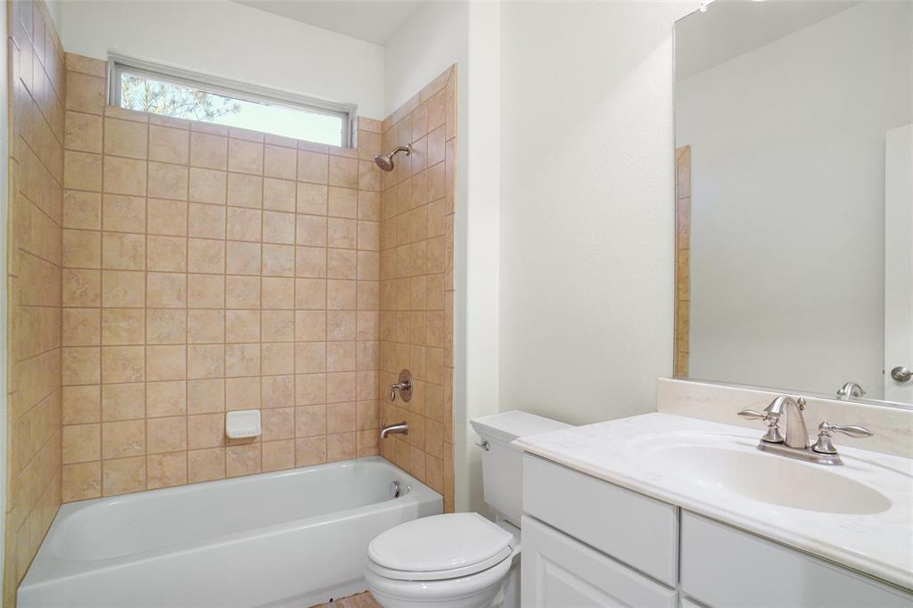 Denton, Texas, 76207, United States, 2 Bedrooms Bedrooms, ,3 BathroomsBathrooms,Residential,For Sale,1981662