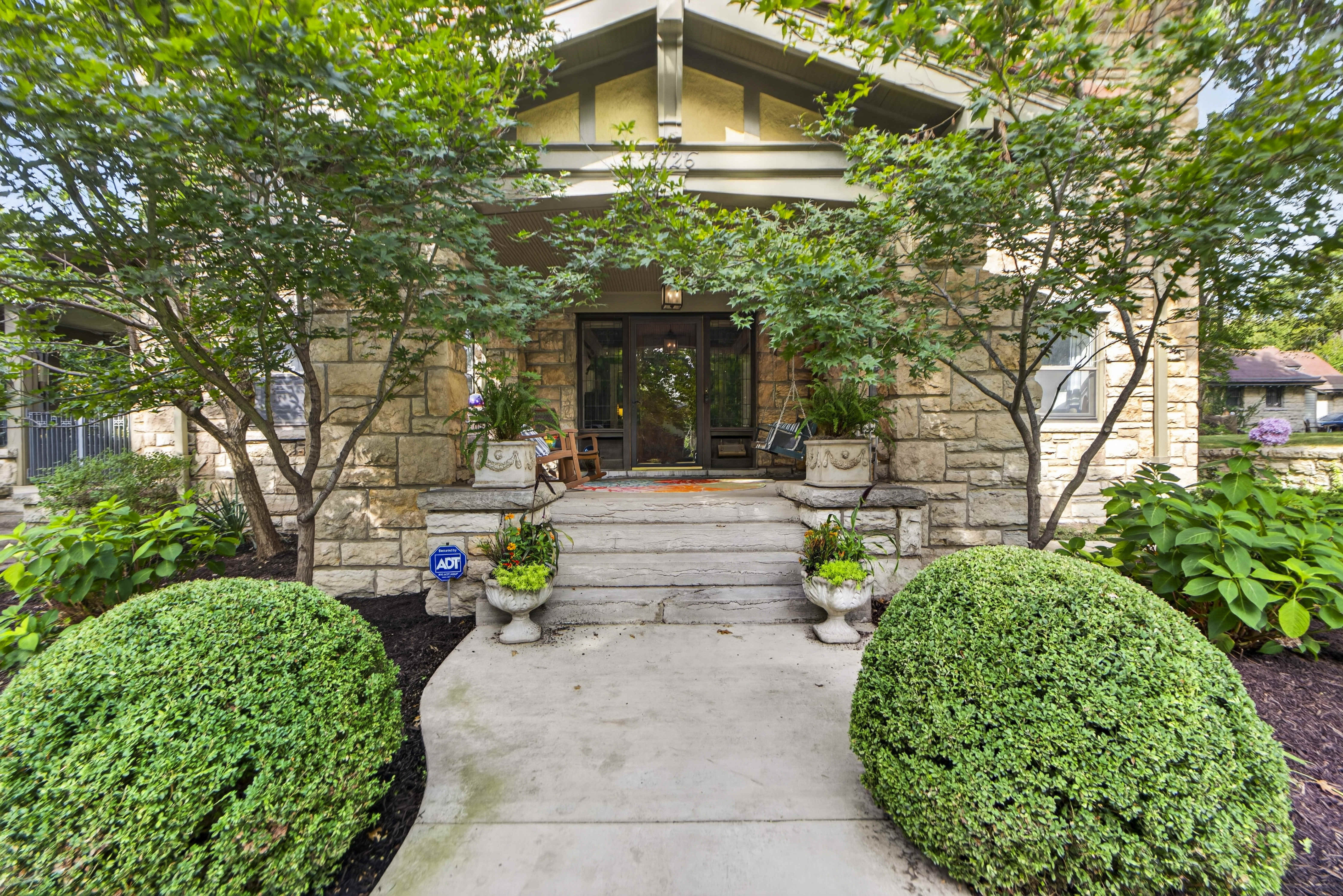  3726 Madison Avenue, Kansas City, MO 64111 - 物件實景