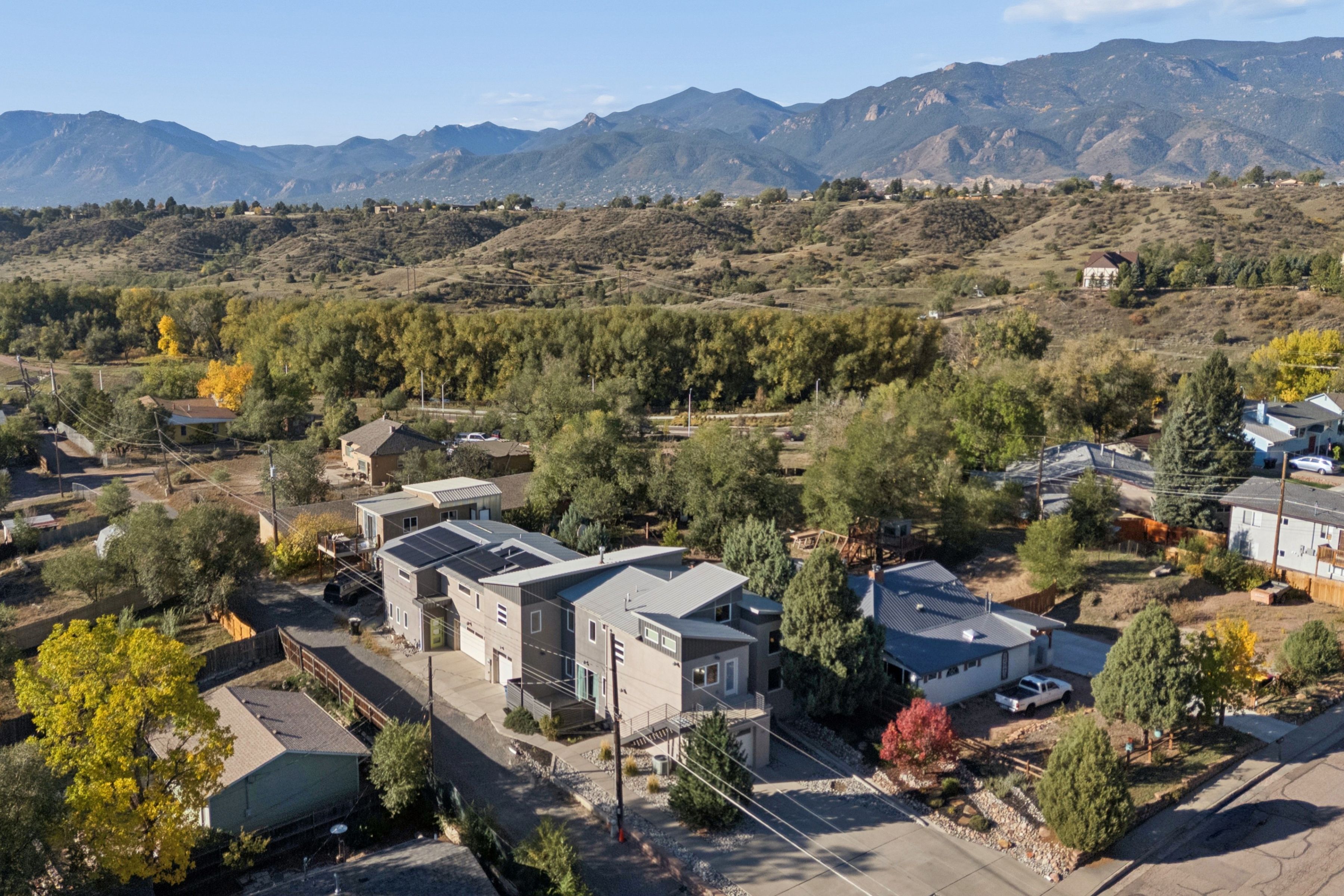  Architect-Designed Westside Home with Two Garages - 物件實景