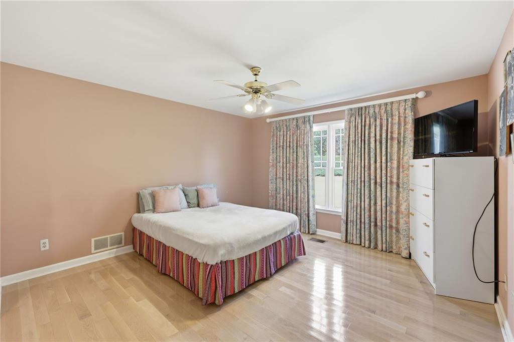 Buford, Georgia, 30518, United States, 4 Bedrooms Bedrooms, ,4 BathroomsBathrooms,Residential,For Sale,1986325