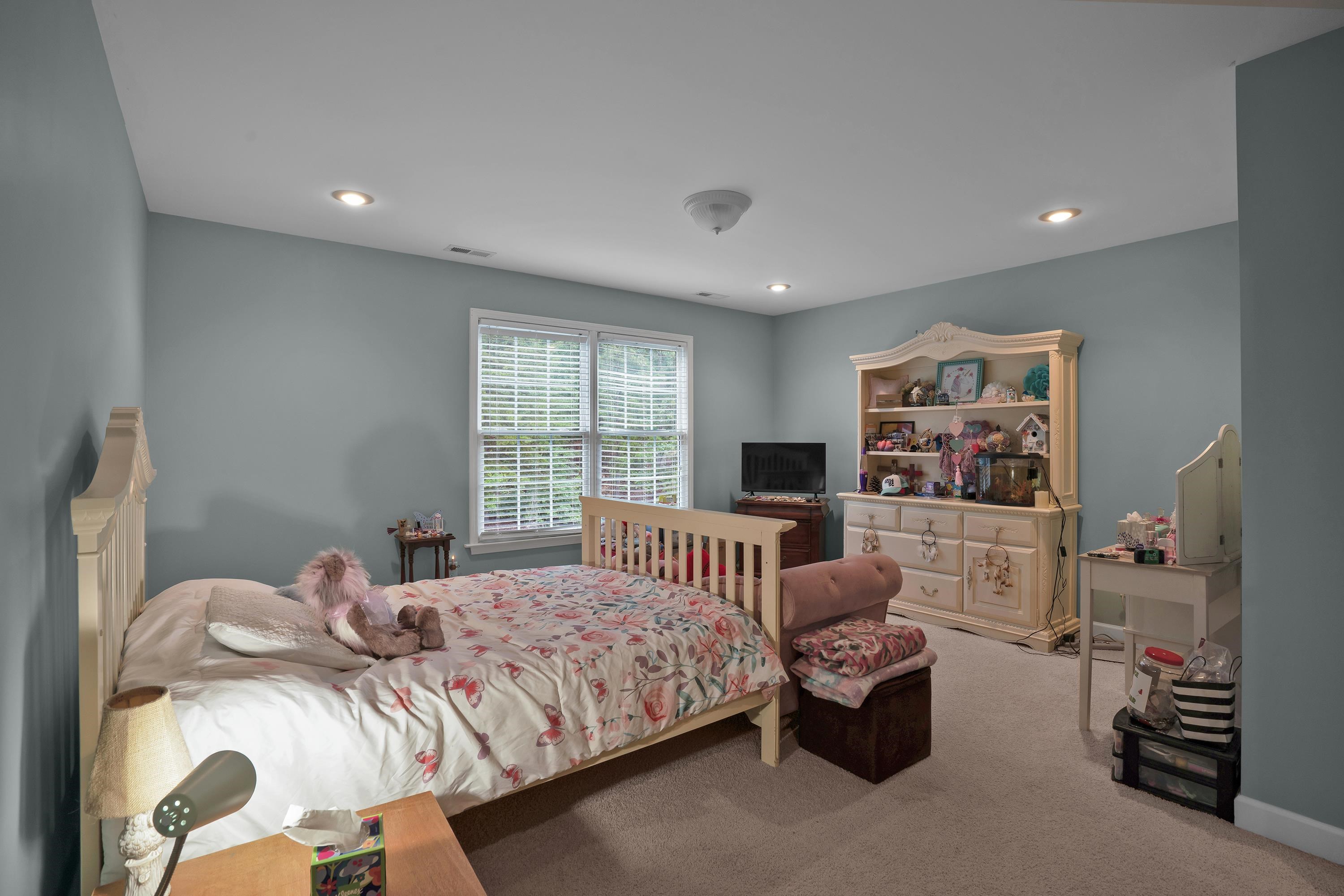 Landrum, South Carolina, 29356, United States, 5 Bedrooms Bedrooms, ,4 BathroomsBathrooms,Residential,For Sale,1868814