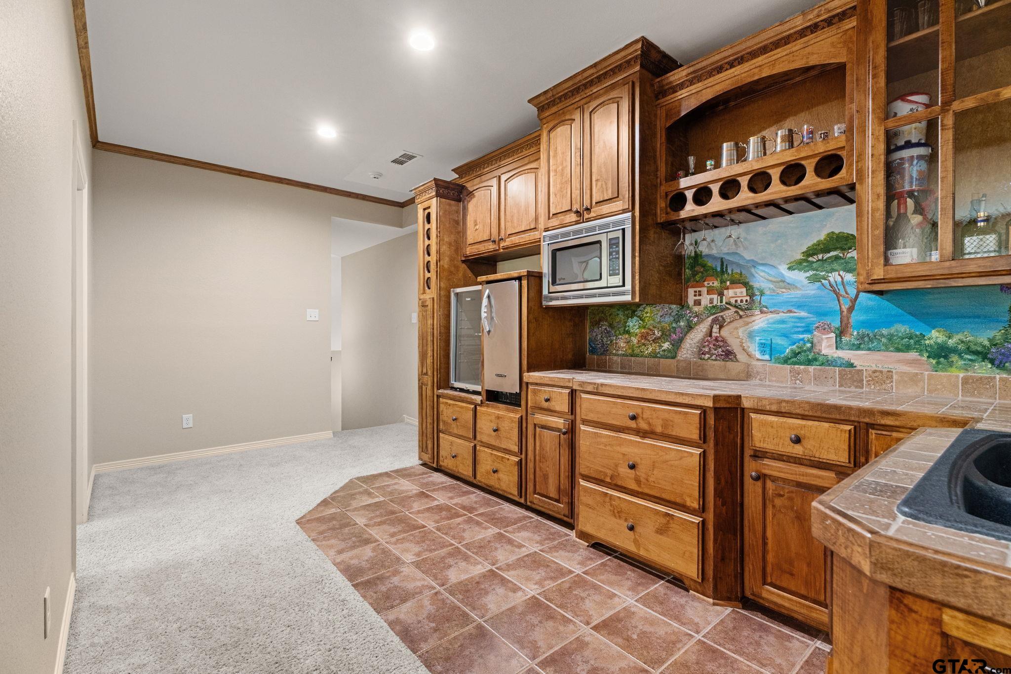 Tyler, Texas, 75703, United States, 4 Bedrooms Bedrooms, ,6 BathroomsBathrooms,Residential,For Sale,1818299