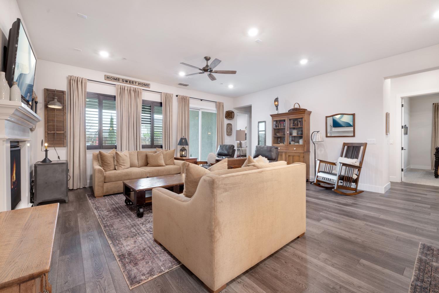 Roseville, California, 95747, United States, 3 Bedrooms Bedrooms, ,2 BathroomsBathrooms,Residential,For Sale,2002190