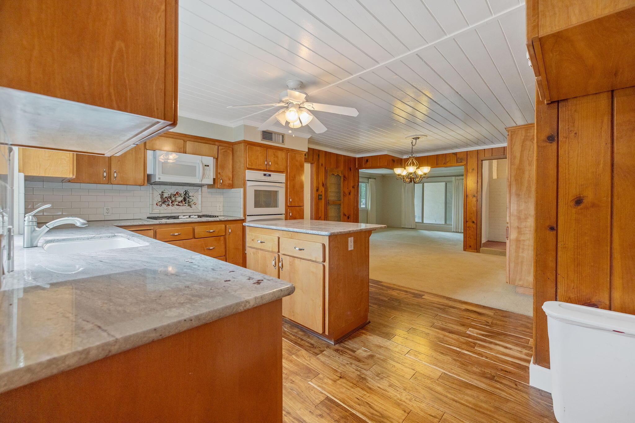 Fresno, California, 93722, United States, 3 Bedrooms Bedrooms, ,2 BathroomsBathrooms,Residential,For Sale,1984127