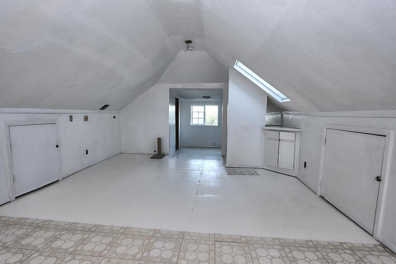 Walnut Grove, California, 95690, United States, 5 Bedrooms Bedrooms, ,3 BathroomsBathrooms,Residential,For Sale,1957042