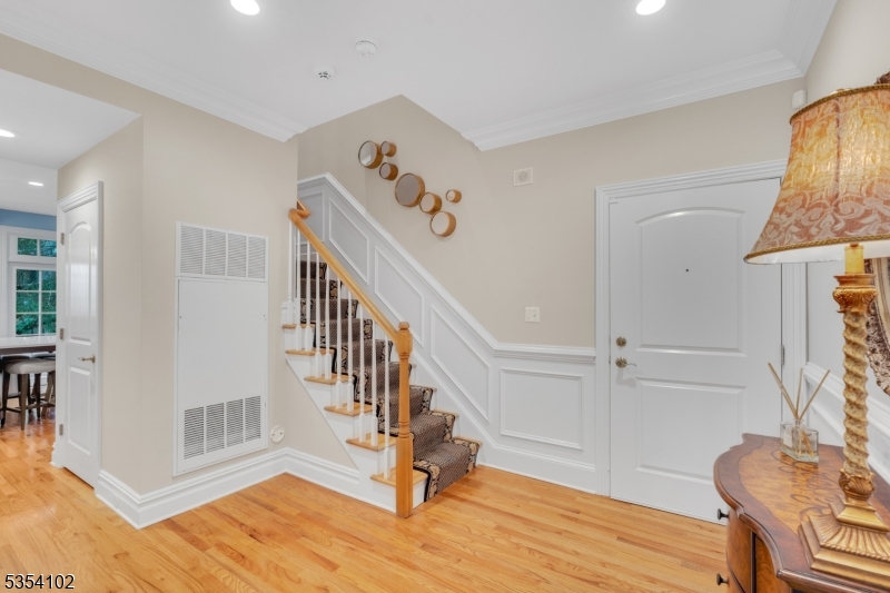 Morristown Town, New Jersey, 07960, United States, 2 Bedrooms Bedrooms, ,3 BathroomsBathrooms,Residential,For Sale,1794347