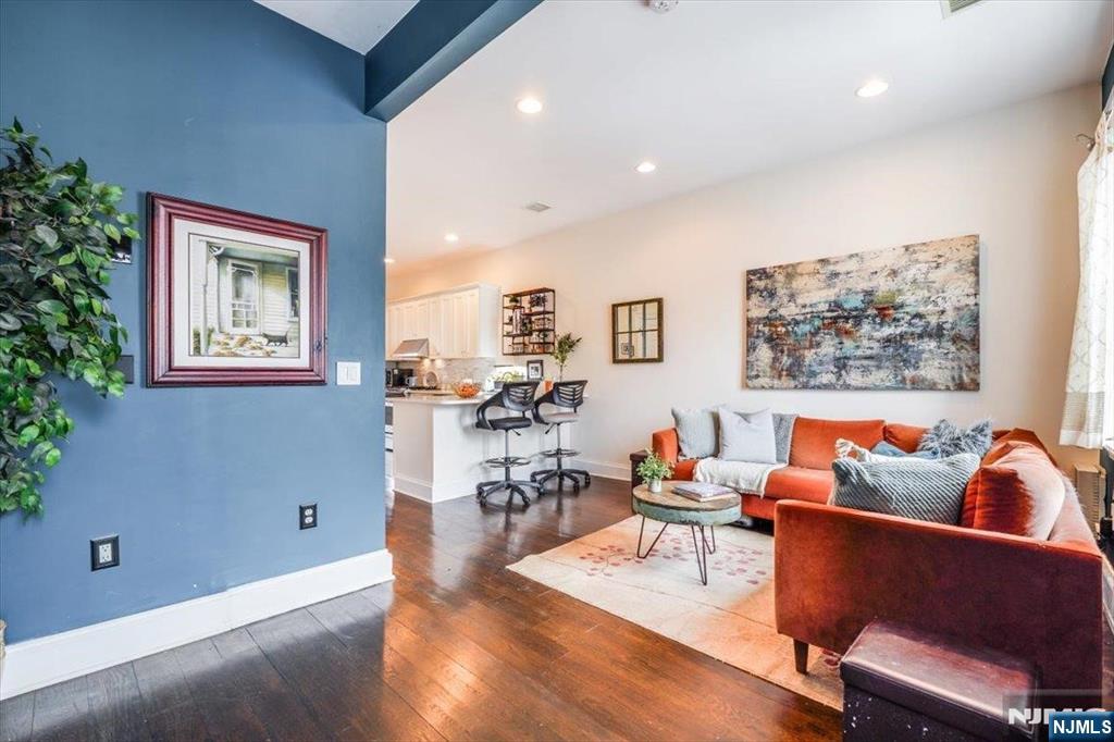 Jersey City, New Jersey, 07302, United States, 1 Bedroom Bedrooms, ,1 BathroomBathrooms,Residential,For Sale,1874019