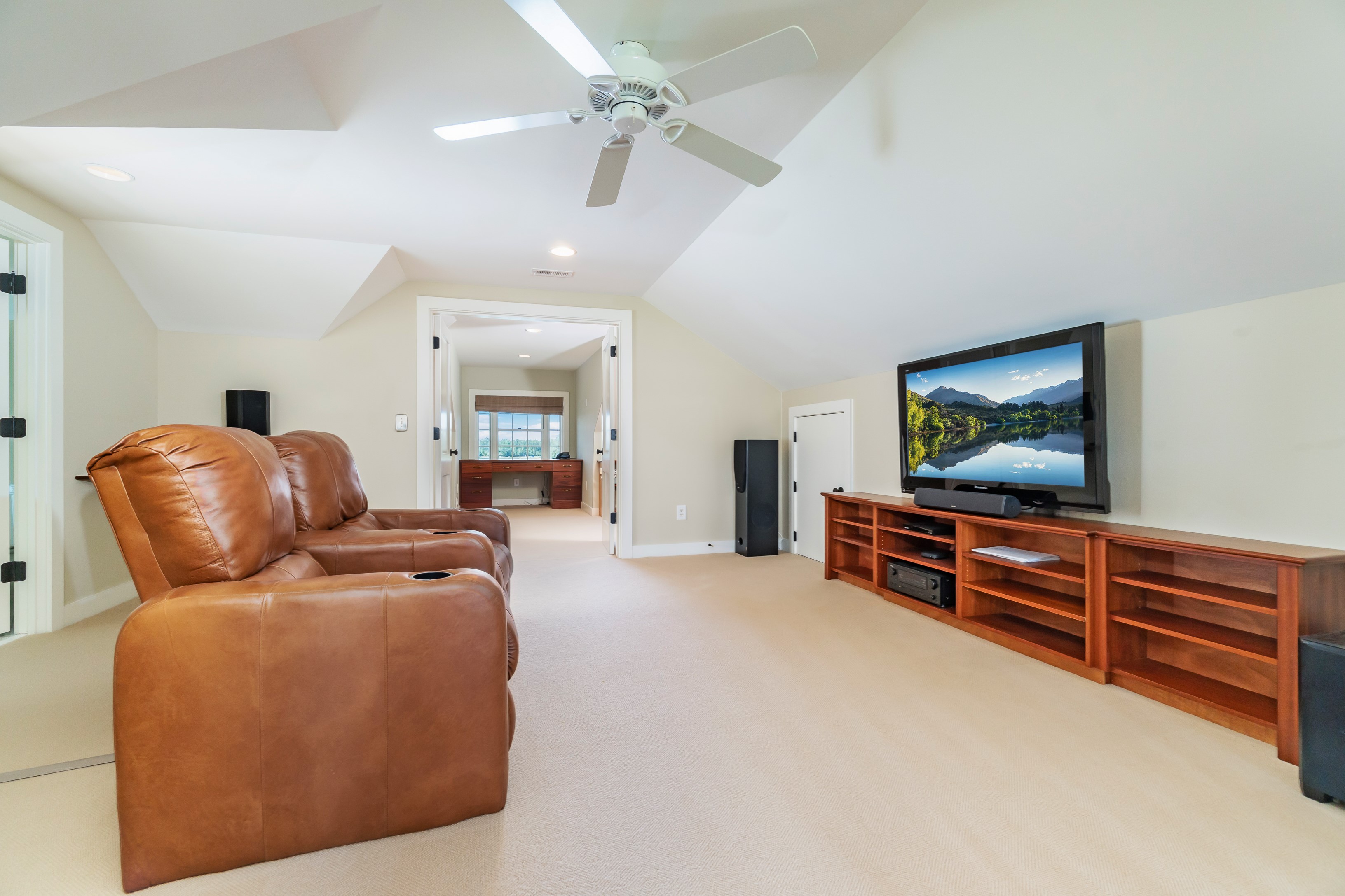Oriental, North Carolina, 28571, United States, 3 Bedrooms Bedrooms, ,6 BathroomsBathrooms,Residential,For Sale,1825217