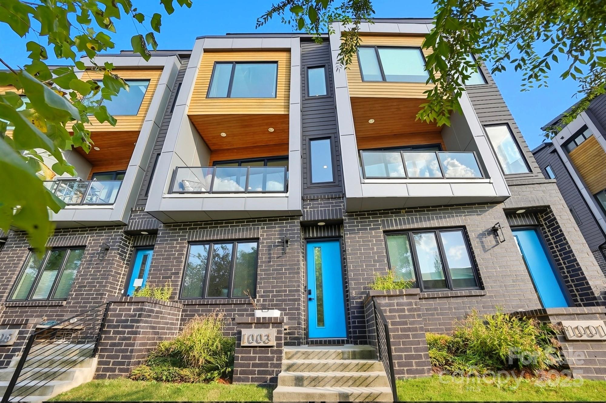 Charlotte, North Carolina, 28205, United States, 2 Bedrooms Bedrooms, ,3 BathroomsBathrooms,Residential,For Sale,1956240