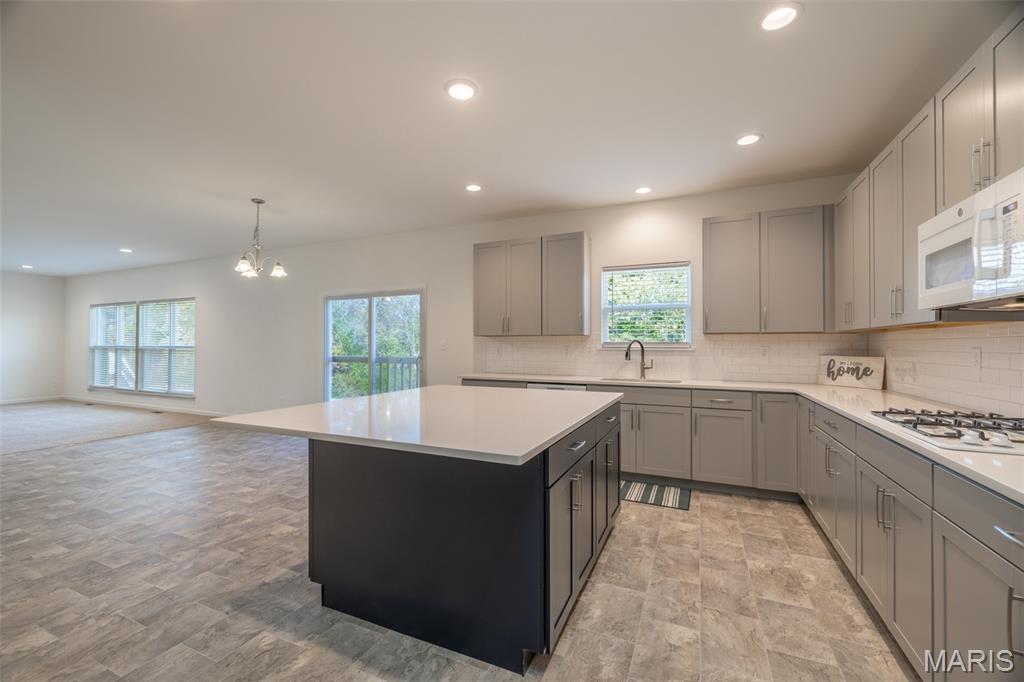 Wentzville, Missouri, 63385, United States, 4 Bedrooms Bedrooms, ,4 BathroomsBathrooms,Residential,For Sale,1948699