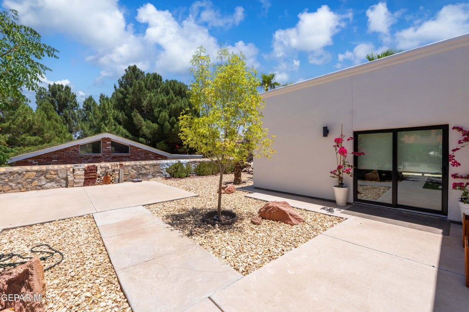 El Paso, Texas, 79936, United States, 5 Bedrooms Bedrooms, ,5 BathroomsBathrooms,Residential,For Sale,1980417