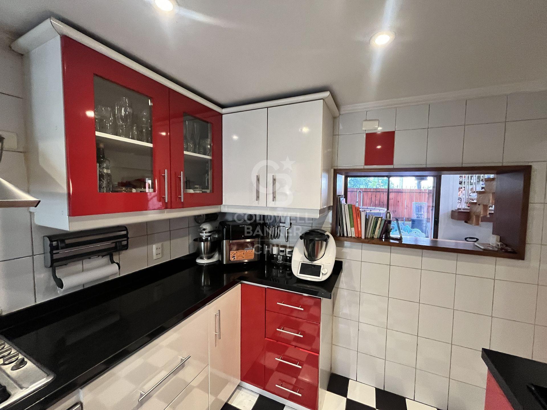 Las Condes, Chile, 4 Bedrooms Bedrooms, ,4 BathroomsBathrooms,Residential,For Sale,1933032