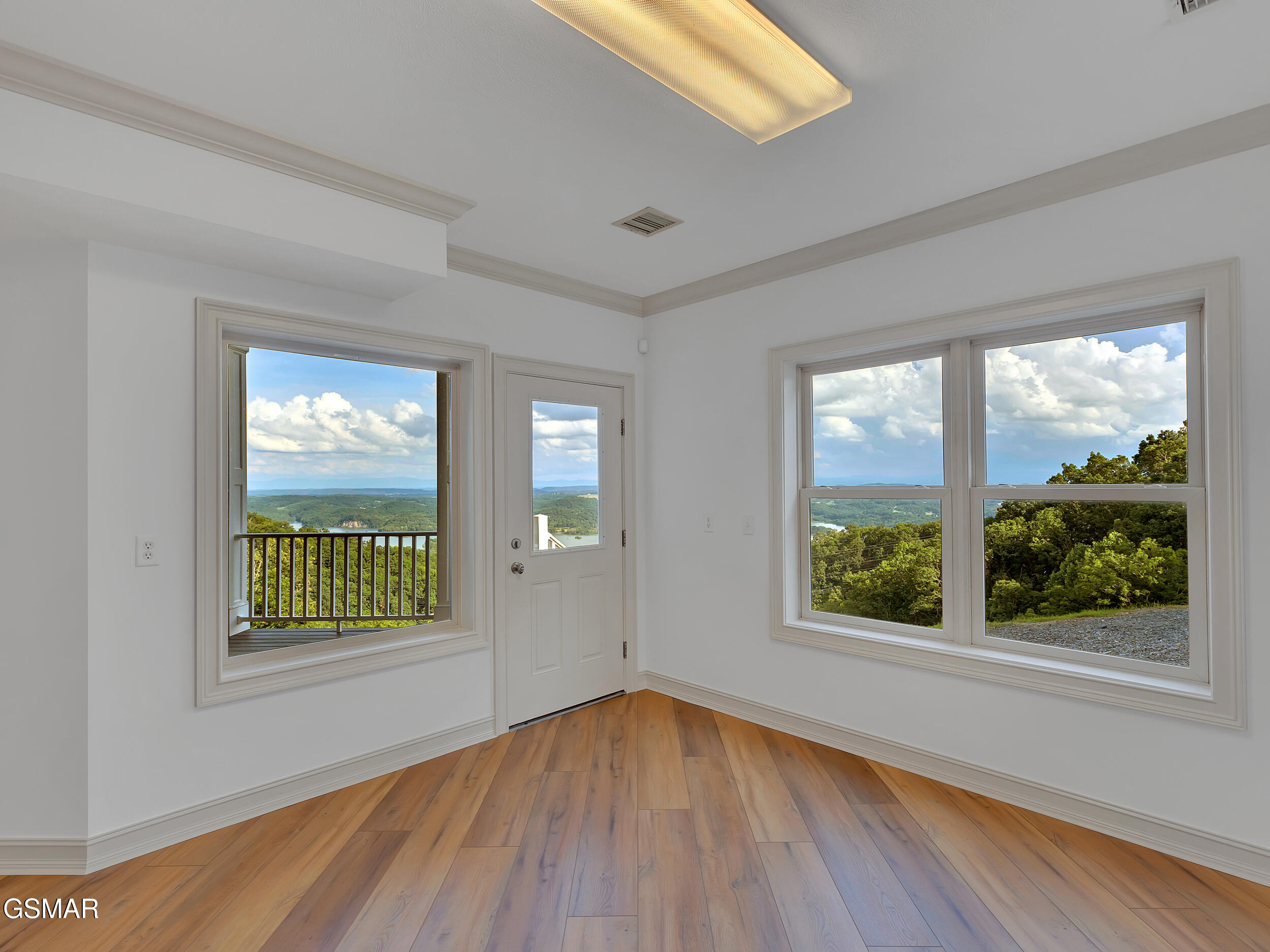 Mooresburg, Tennessee, 37811, United States, 3 Bedrooms Bedrooms, ,5 BathroomsBathrooms,Residential,For Sale,1974875