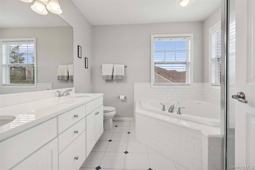 Eastport, New York, 11941, United States, 4 Bedrooms Bedrooms, ,3 BathroomsBathrooms,Residential,For Sale,1987565