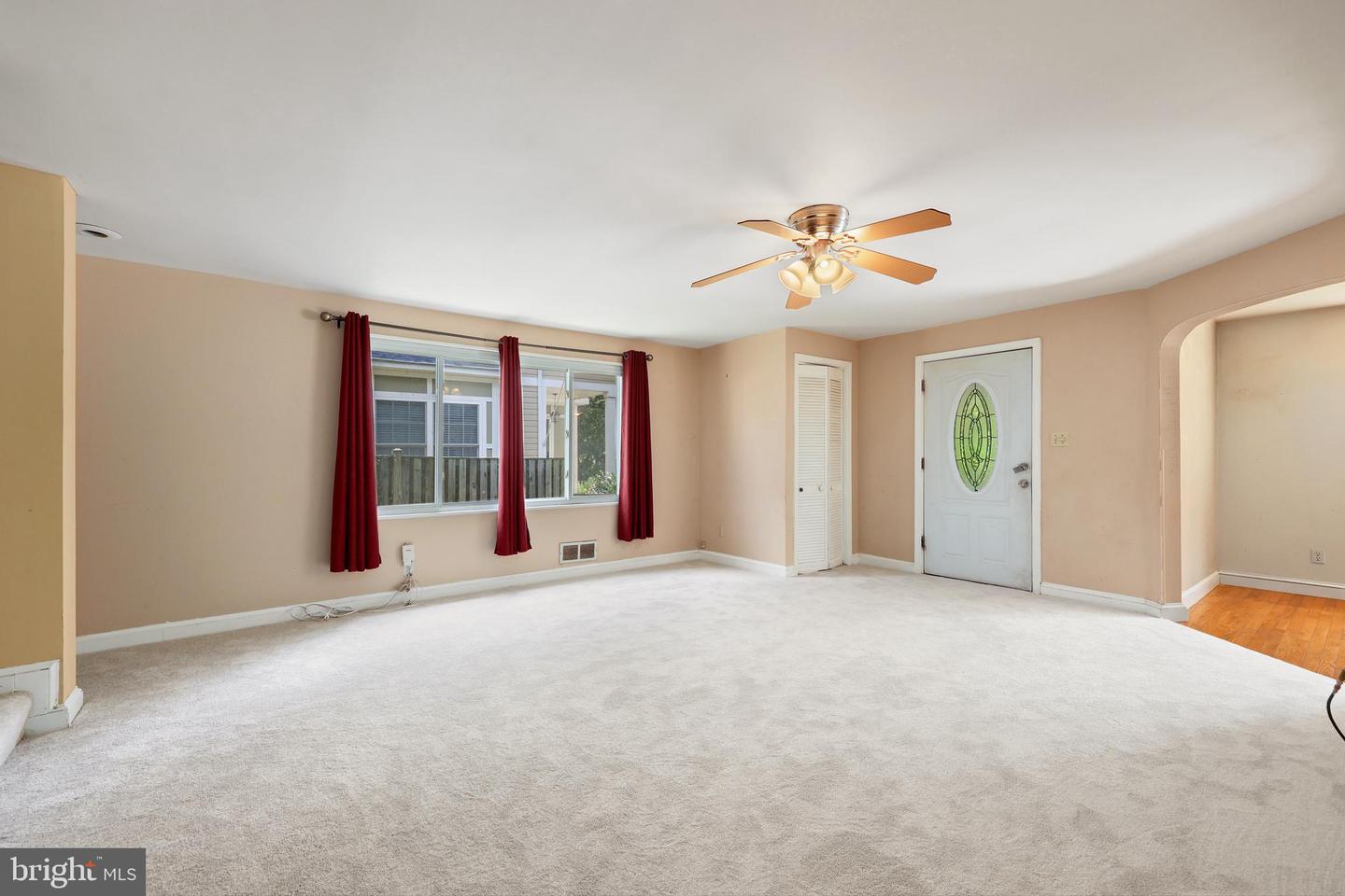 Falls Church, Virginia, 22042, United States, 5 Bedrooms Bedrooms, ,2 BathroomsBathrooms,Residential,For Sale,1932563