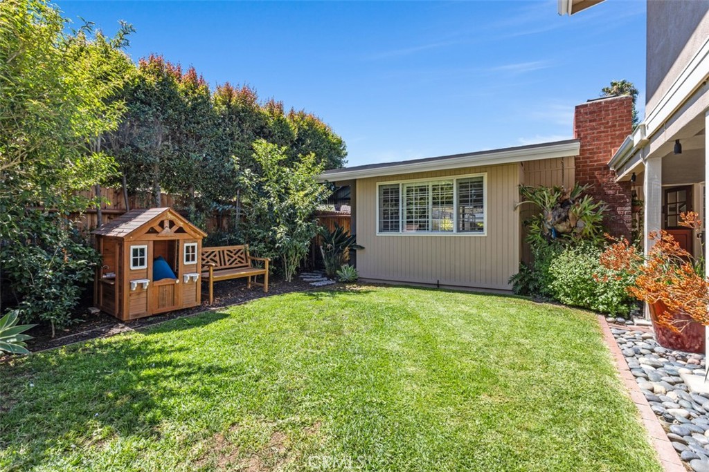 Costa Mesa, California, 92627, United States, 4 Bedrooms Bedrooms, ,3 BathroomsBathrooms,Residential,For Sale,1926286