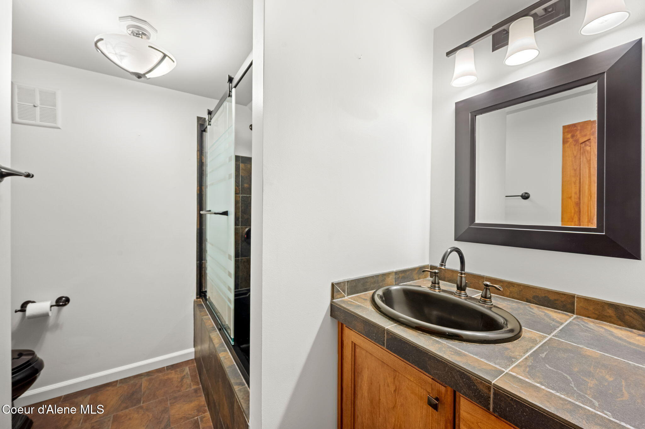 Sandpoint, Idaho, 83864, United States, 2 Bedrooms Bedrooms, ,Residential,For Sale,1999748