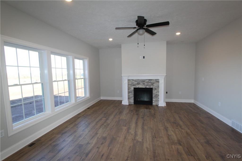 Baldwinsville, New York, 13027, United States, 4 Bedrooms Bedrooms, ,3 BathroomsBathrooms,Residential,For Sale,1686652