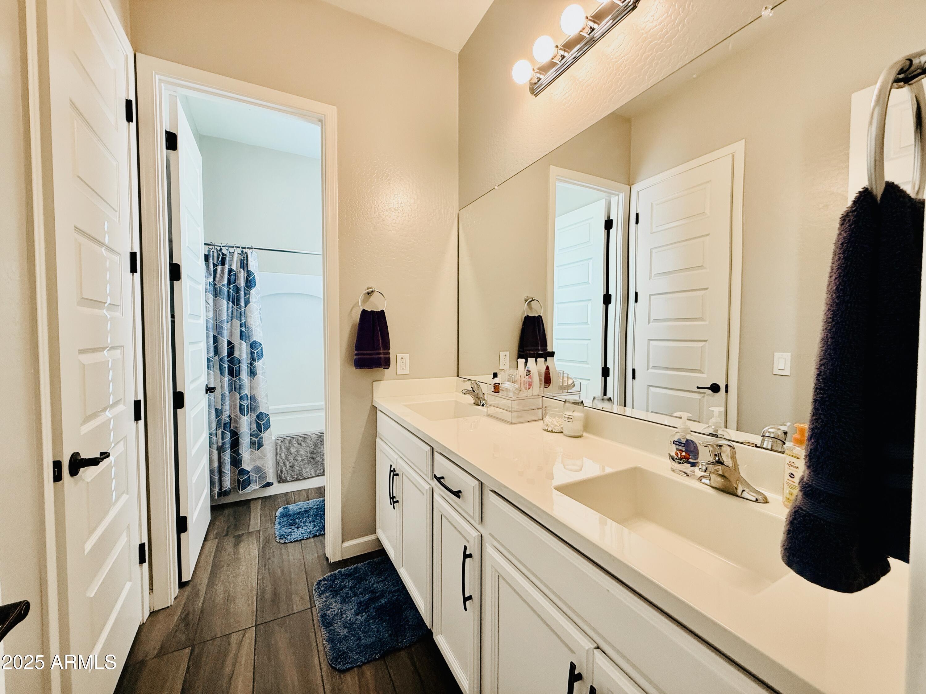 Litchfield Park, Arizona, 85340, United States, 3 Bedrooms Bedrooms, ,3 BathroomsBathrooms,Residential,For Sale,1989553