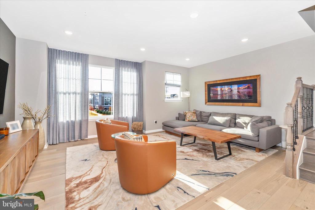 Frederick, Maryland, 21701, United States, 4 Bedrooms Bedrooms, ,4 BathroomsBathrooms,Residential,For Sale,2005194