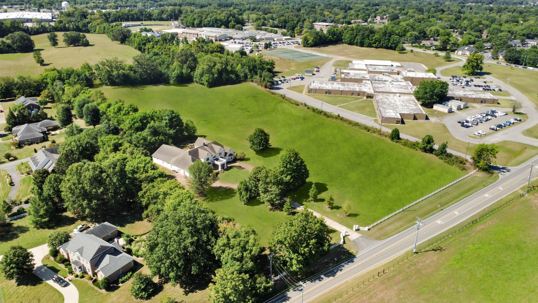 Clarksville, Tennessee, 37043, United States, 4 Bedrooms Bedrooms, ,4 BathroomsBathrooms,Residential,For Sale,1980790