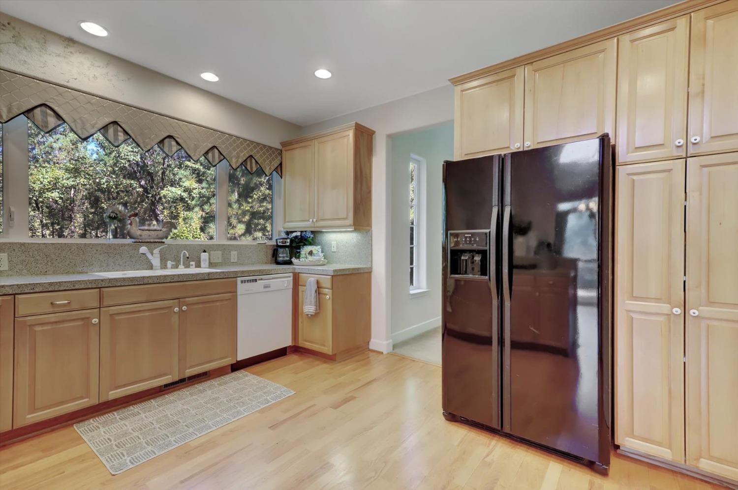 Grass Valley, California, 95945, United States, 4 Bedrooms Bedrooms, ,4 BathroomsBathrooms,Residential,For Sale,1986075