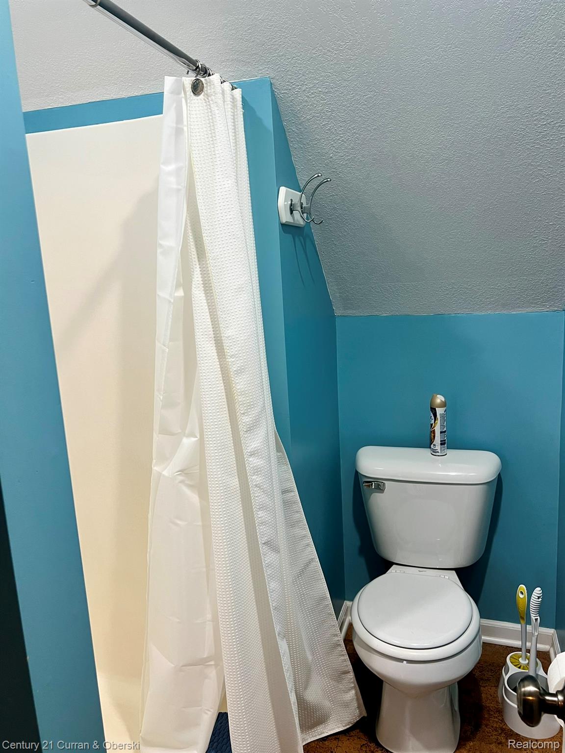 Jackson, Michigan, 49201, United States, 3 Bedrooms Bedrooms, ,3 BathroomsBathrooms,Residential,For Sale,1981223