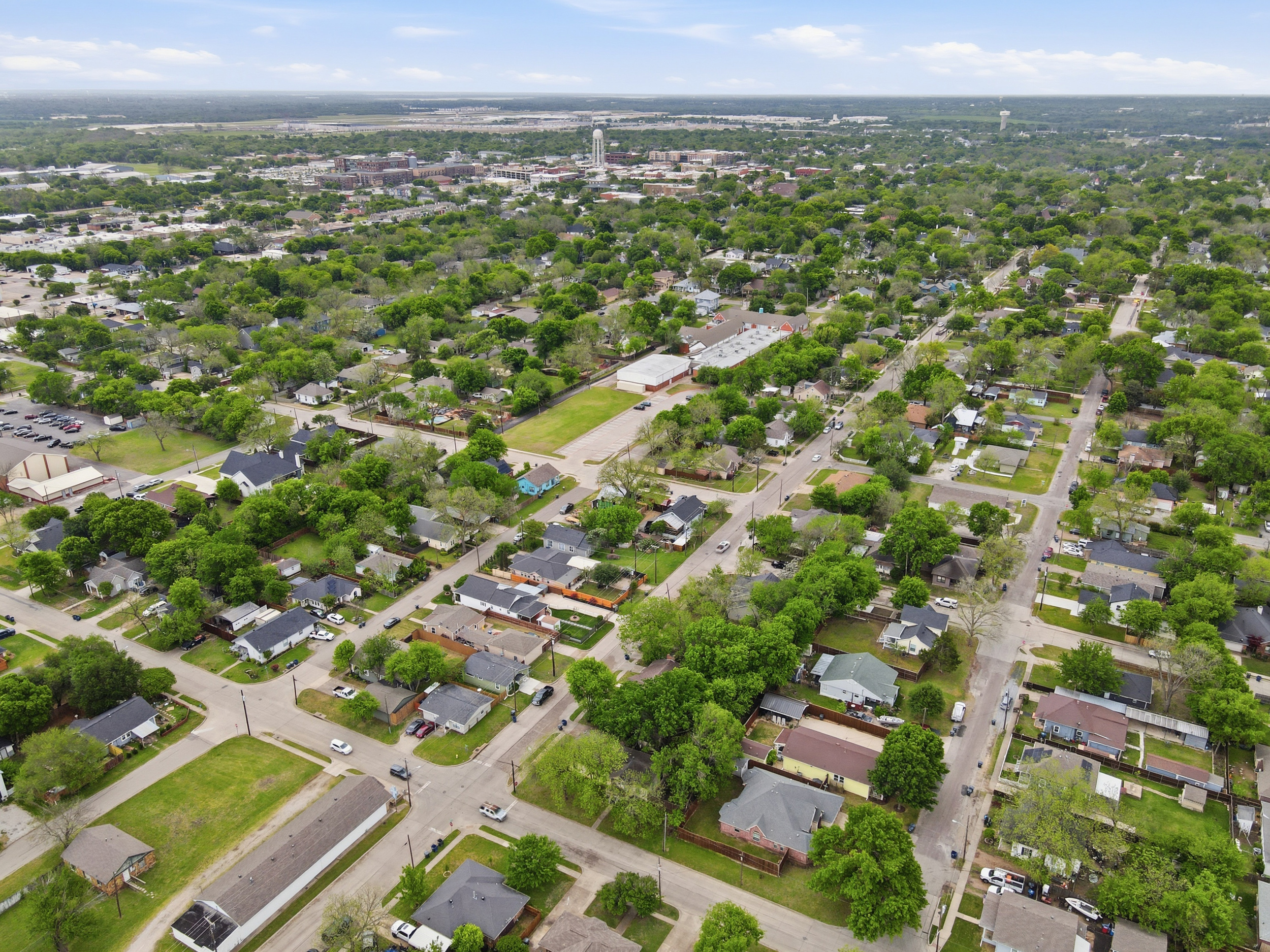  1207 N. College Street - 物件實景