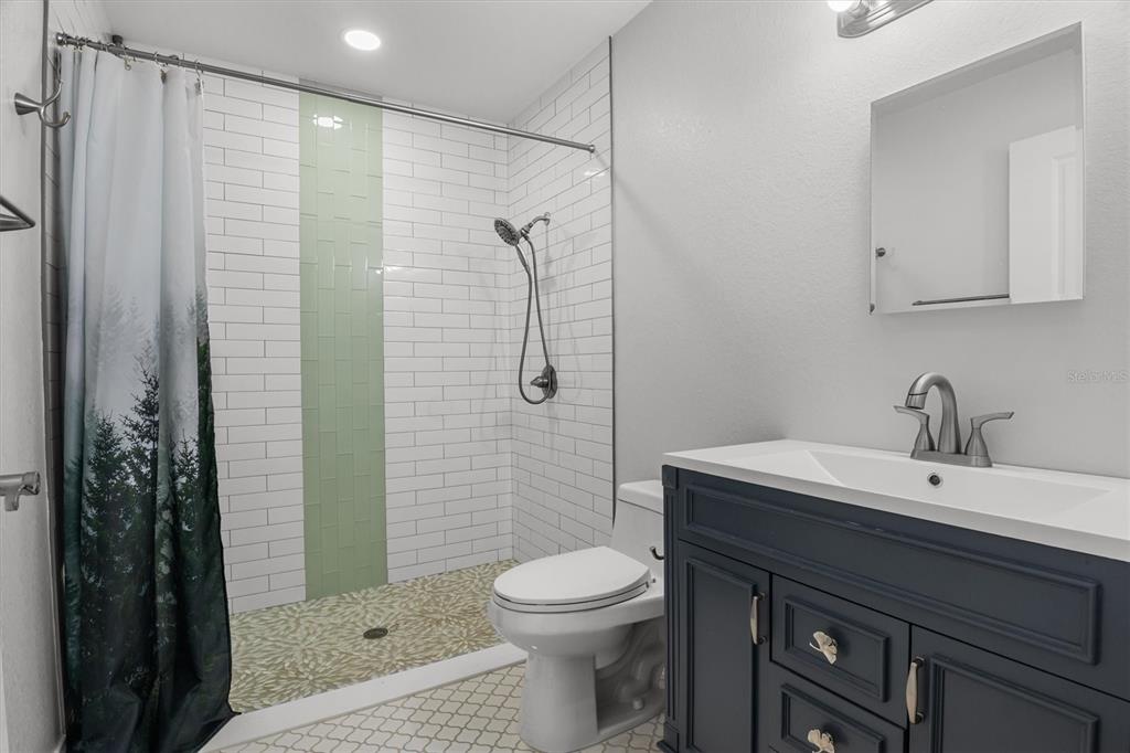 Bartow, Florida, 33830, United States, 3 Bedrooms Bedrooms, ,4 BathroomsBathrooms,Residential,For Sale,2002035