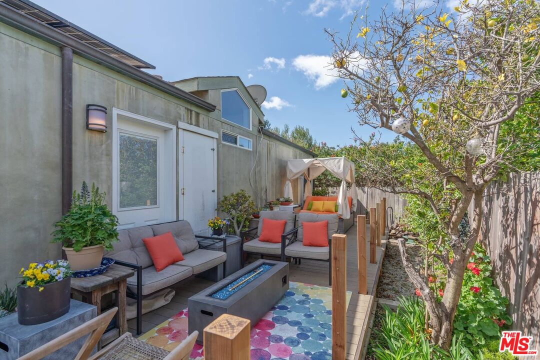 Malibu, California, 90265, United States, 3 Bedrooms Bedrooms, ,2 BathroomsBathrooms,Residential,For Sale,1795303