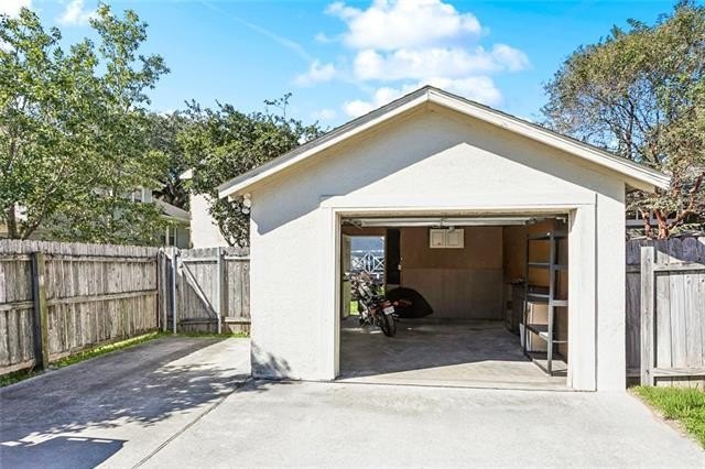 New Orleans, Louisiana, 70124, United States, 4 Bedrooms Bedrooms, ,3 BathroomsBathrooms,Residential,For Sale,2006201