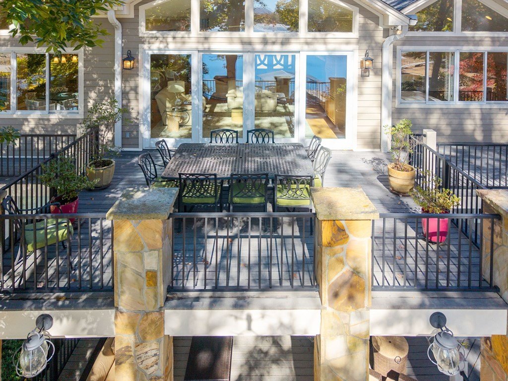 Hiawassee, Georgia, 30546, United States, 3 Bedrooms Bedrooms, ,4 BathroomsBathrooms,Residential,For Sale,1978454