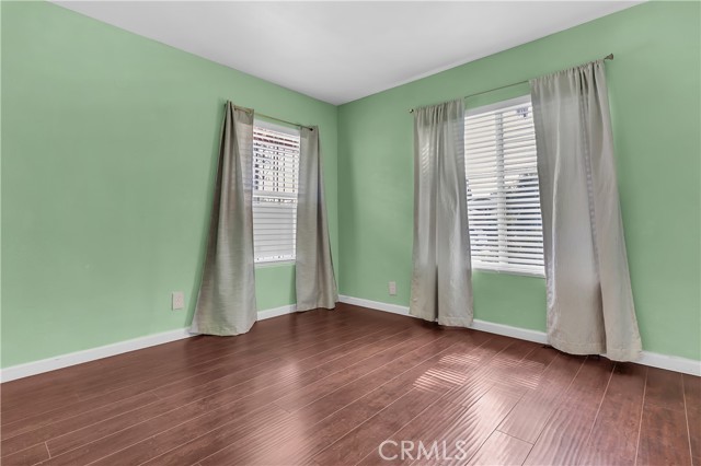 Los Angeles, California, 90062, United States, 5 Bedrooms Bedrooms, ,Residential,For Sale,1975907