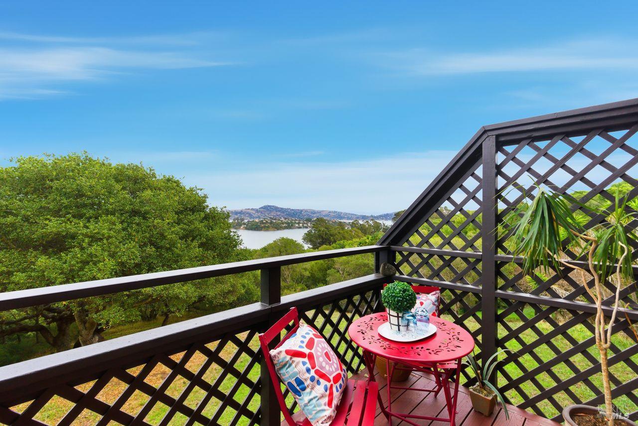 Sausalito, California, 94965, United States, 3 Bedrooms Bedrooms, ,3 BathroomsBathrooms,Residential,For Sale,1990897