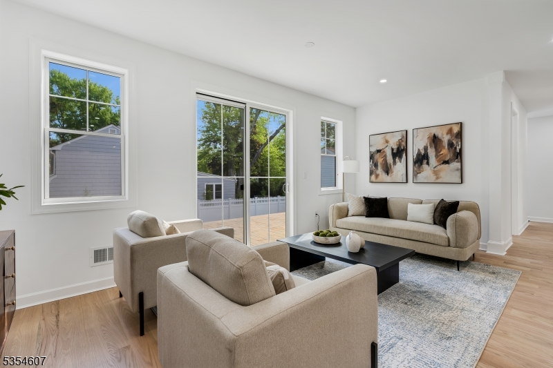 Chatham Boro, New Jersey, 07928, United States, 5 Bedrooms Bedrooms, ,5 BathroomsBathrooms,Residential,For Sale,1805398