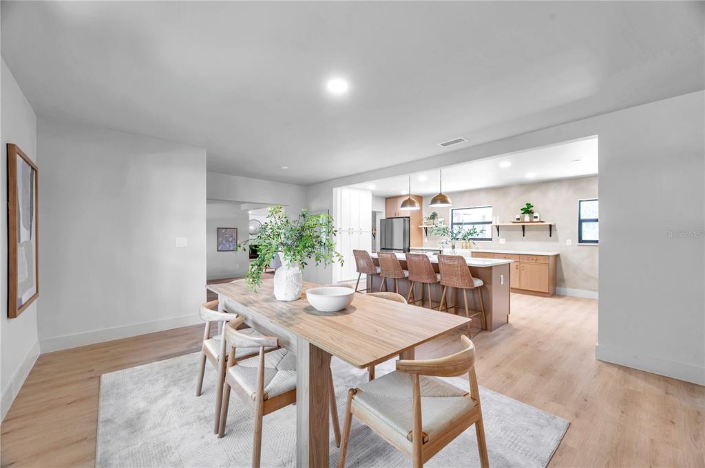 Tampa, Florida, 33629, United States, 4 Bedrooms Bedrooms, ,3 BathroomsBathrooms,Residential,For Sale,1906896