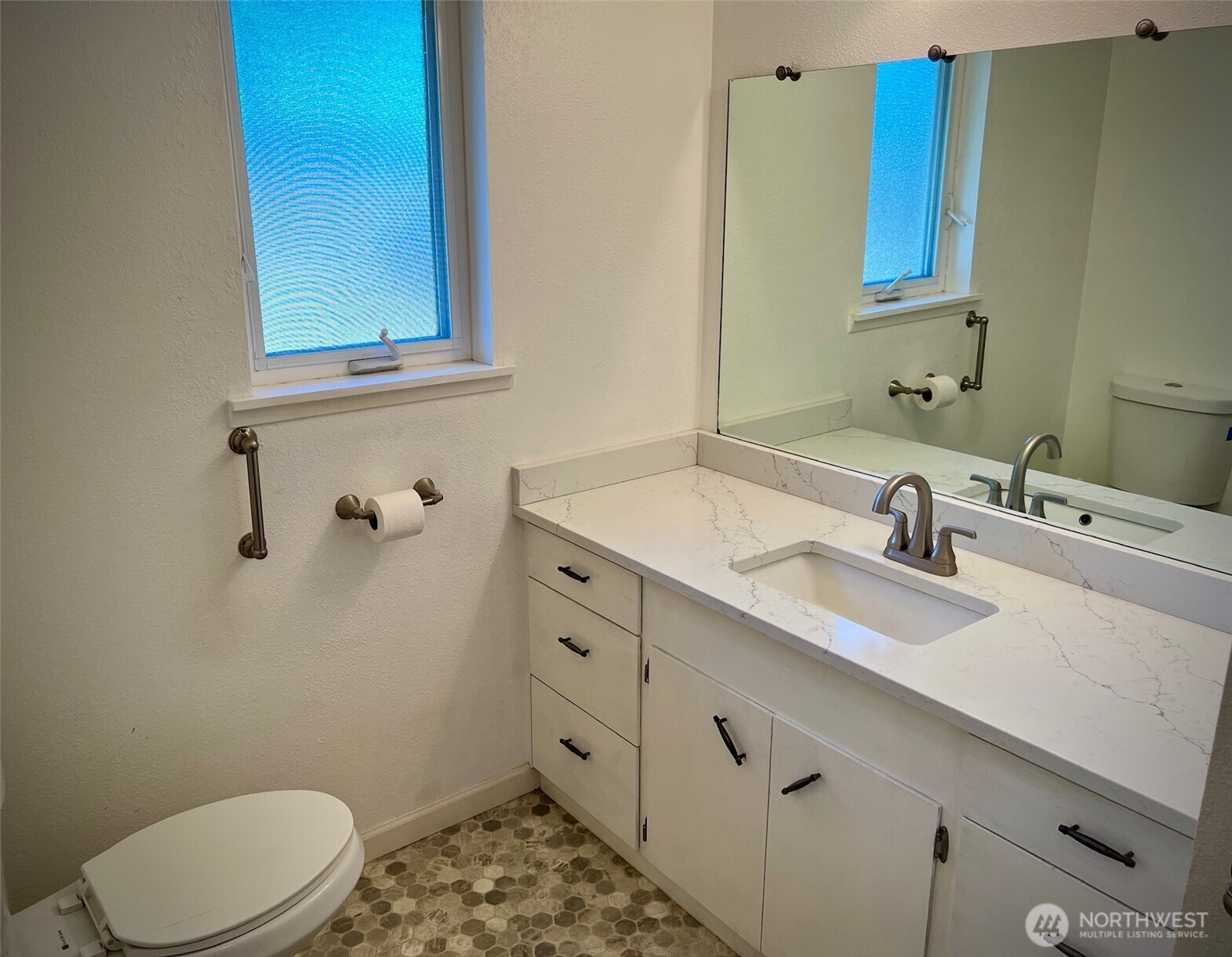 Oak Harbor, Washington, 98277, United States, 3 Bedrooms Bedrooms, ,1 BathroomBathrooms,Residential,For Sale,1983313