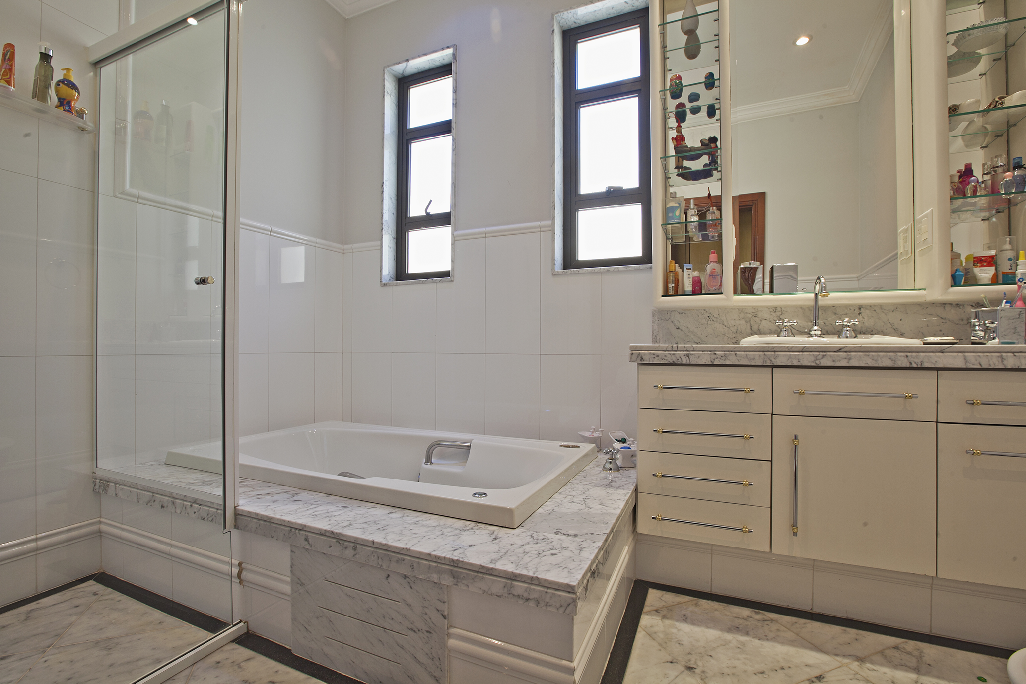  Spacious house with library - 物件實景