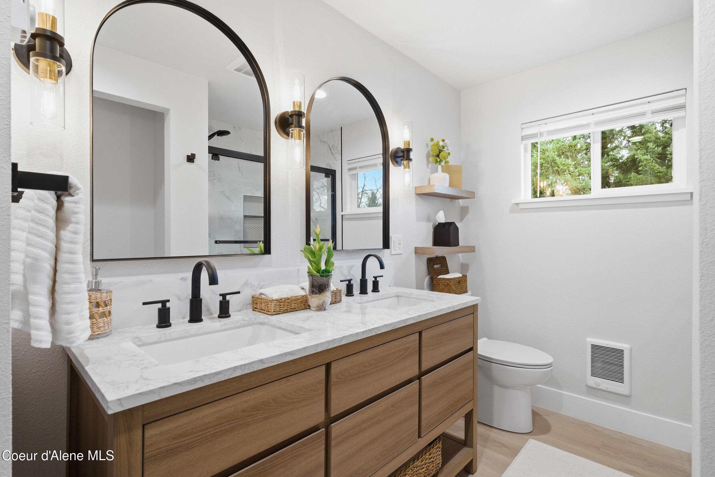 Coeur d'Alene, Idaho, 83814, United States, 2 Bedrooms Bedrooms, ,1 BathroomBathrooms,Residential,For Sale,2010997