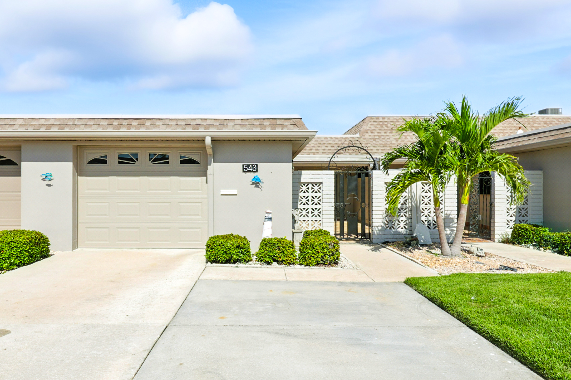 St. Petersburg, Florida, 33708, United States, 2 Bedrooms Bedrooms, ,2 BathroomsBathrooms,Residential,For Sale,1976301