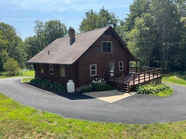 Deerfield, Massachusetts, 01342, United States, 2 Bedrooms Bedrooms, ,1 BathroomBathrooms,Residential,For Sale,1913467